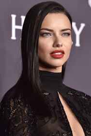Adriana Lima sexy al gala annuale di AmfAR 7