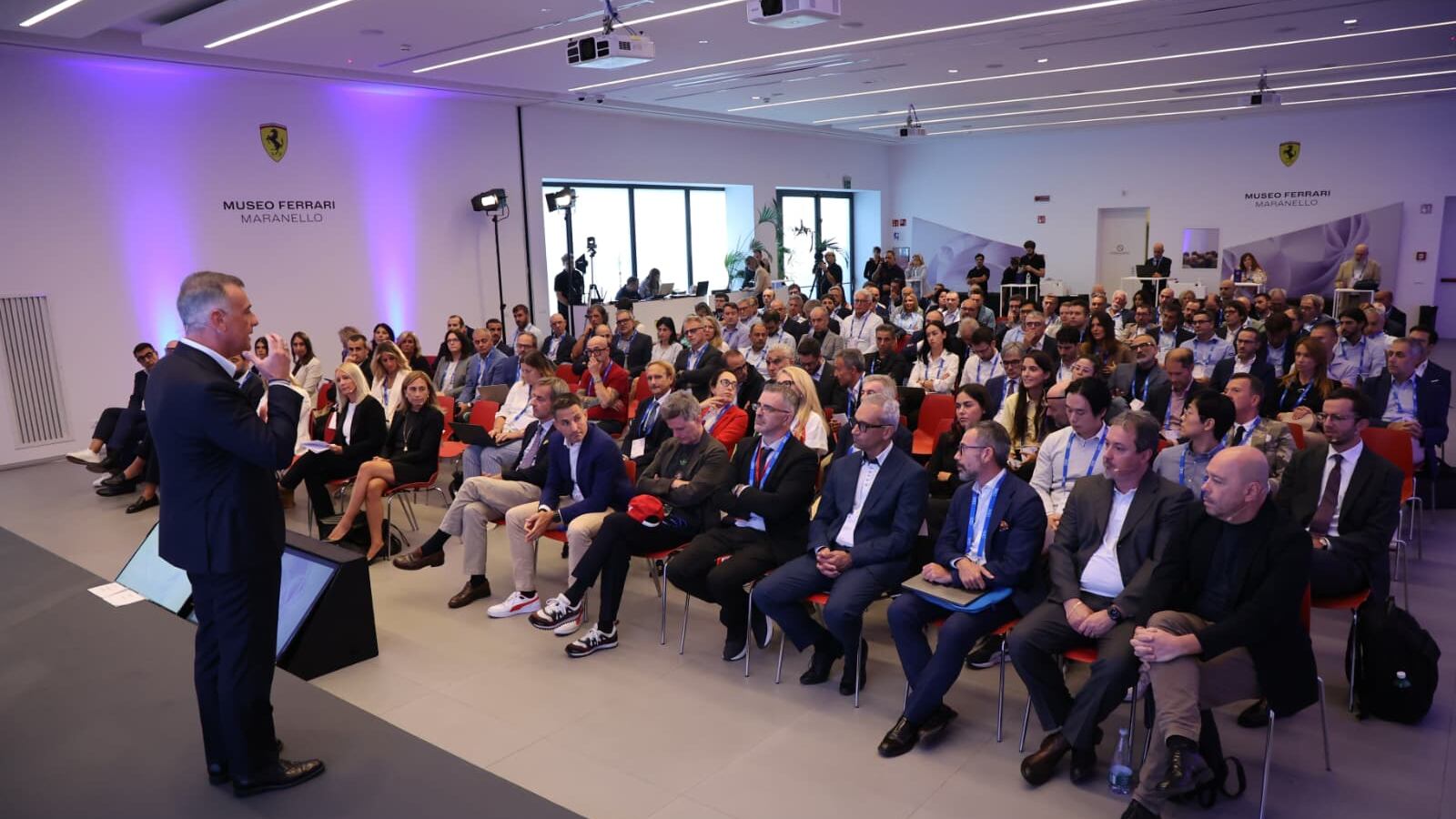 L'IA infiamma Maranello e seduce Ferrari: il futuro delle imprese corre con IBM