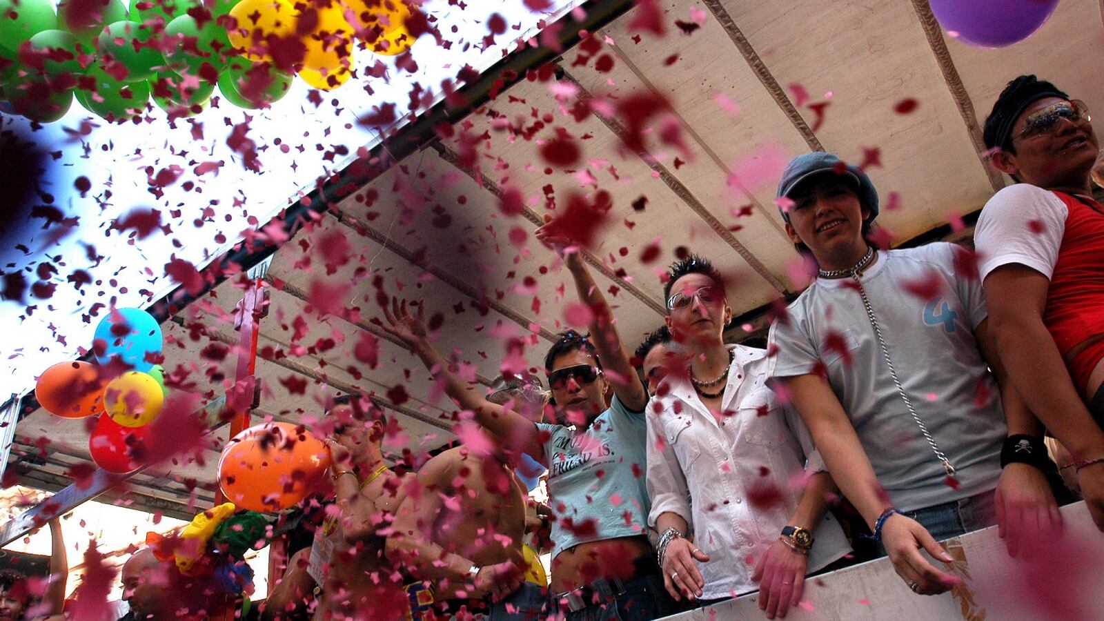 Il Comune finanzia il Gay pride, scoppia la polemica a Salerno