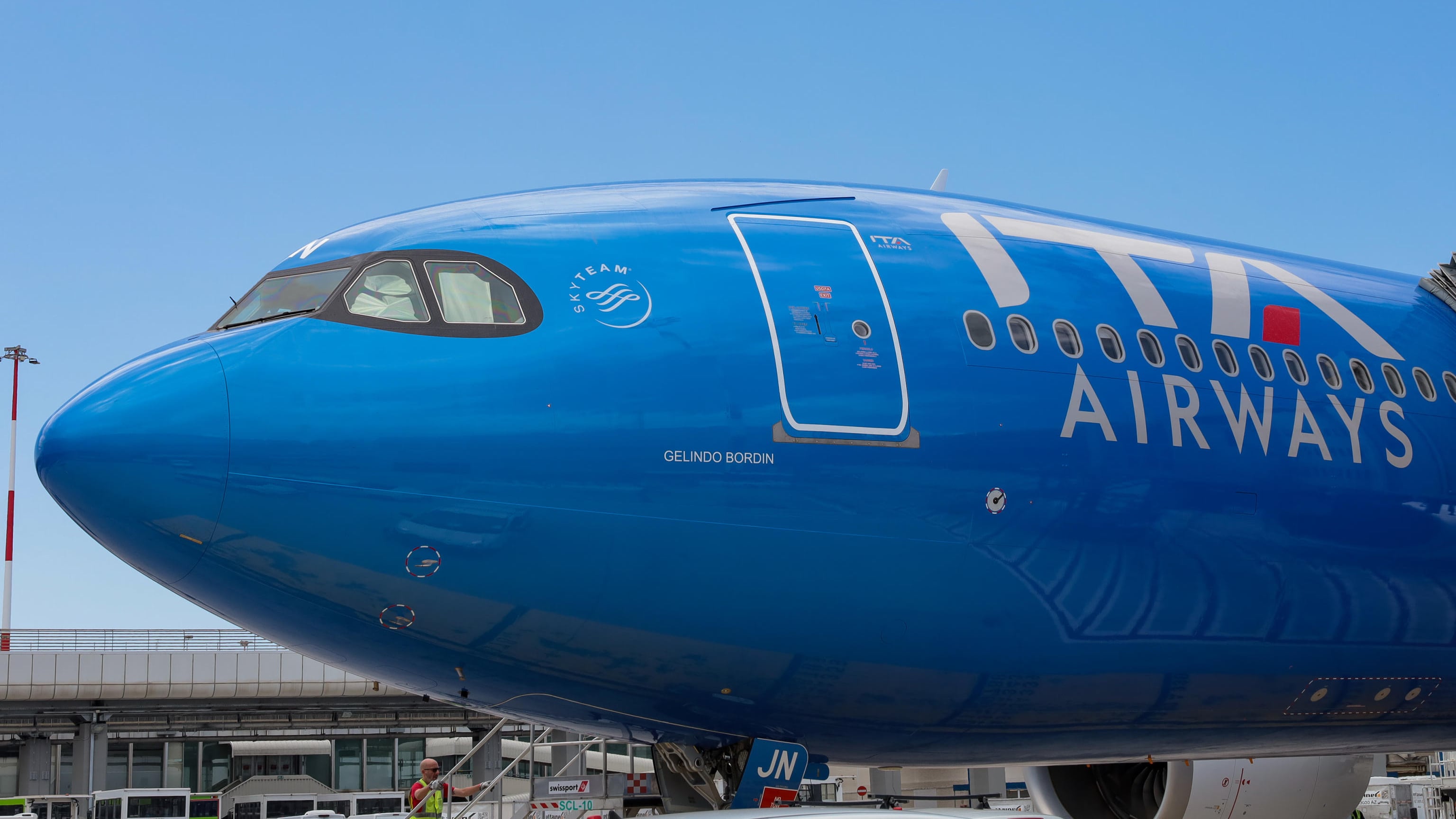 ITA Airways: “Viaggiare in tutti i sensi” nella rinnovata Hangar Lounge di Roma Fiumicino