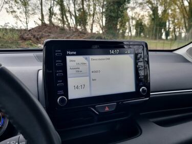 Mazda2 Hybrid prova su strada: guarda le foto 20