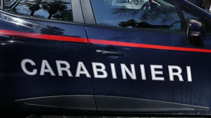 Dieci anni di violenza: la madre fa arrestare il figlio