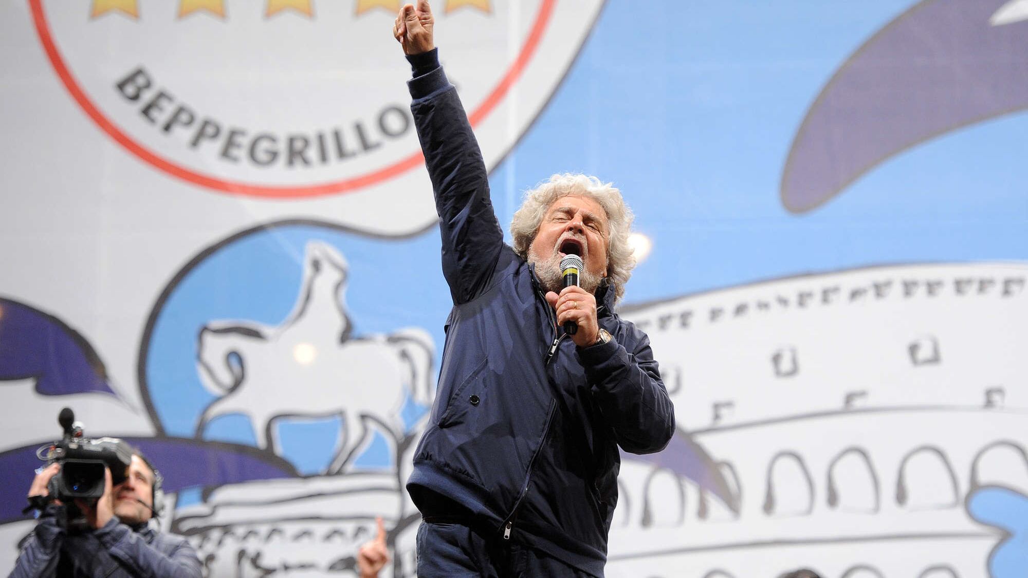 M5S, Grillo attacca i malpancisti: "Siete i nuovi Scilipoti"