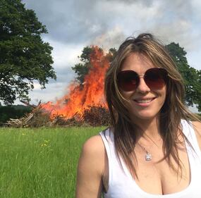 Liz Hurley sexy su Instagram 22