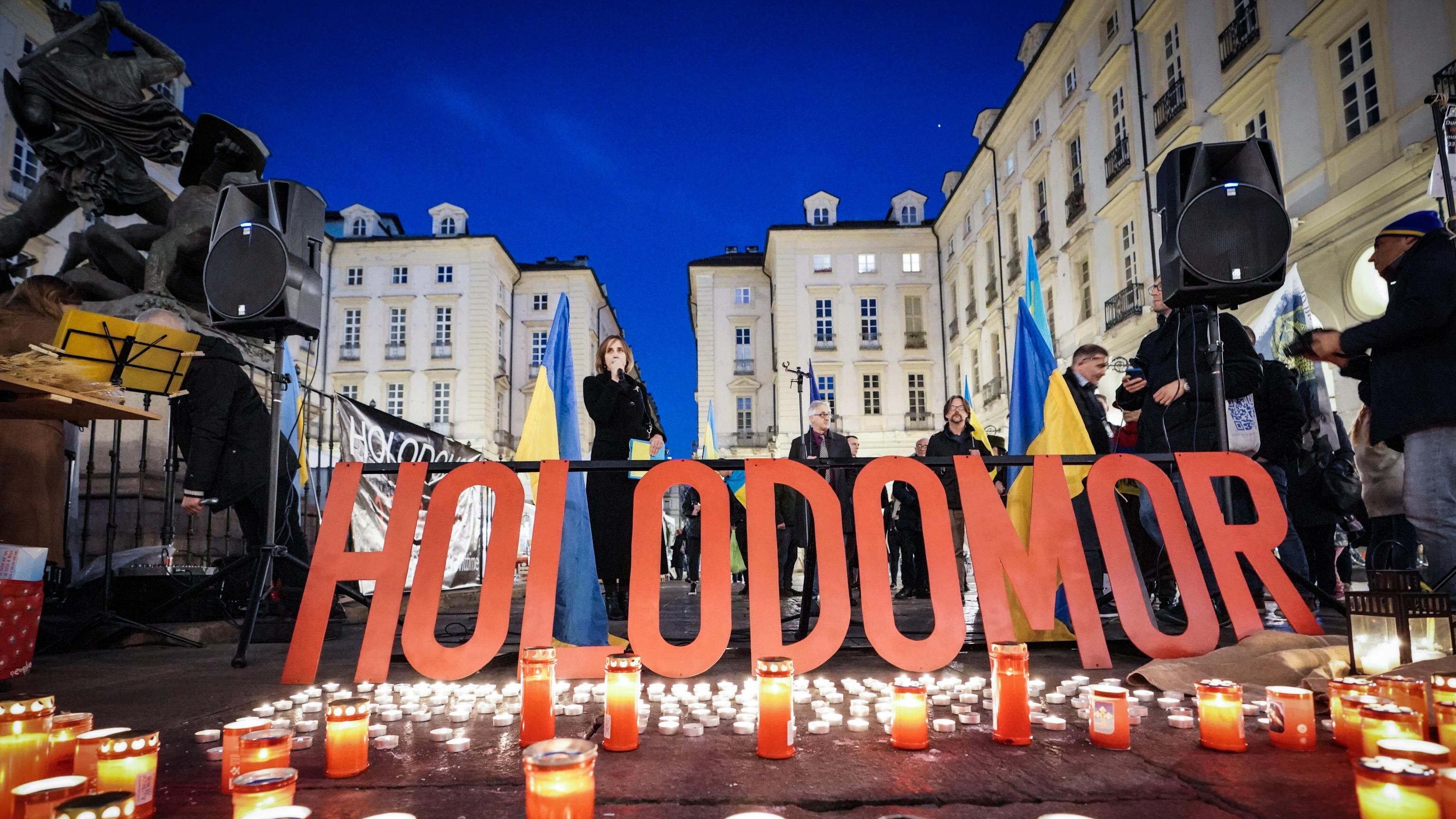 Droni russi su Kiev per l'Holodomor