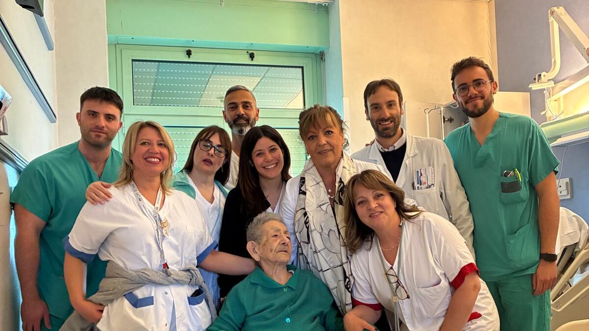 Al Policlinico Tor Vergata operata con successo paziente di 102 anni: in piedi dopo 2 giorni