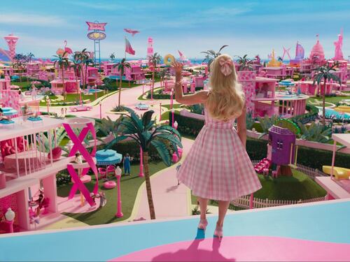 Perché vedere al cinema il film su Barbie? Ecco i 5 motivi fondamentali