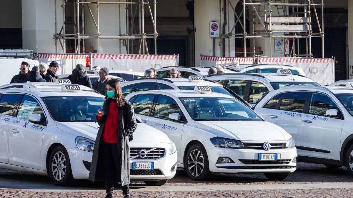 Furti di batterie e di altri pezzi d’auto: a Roma le vittime preferite sono i tassisti