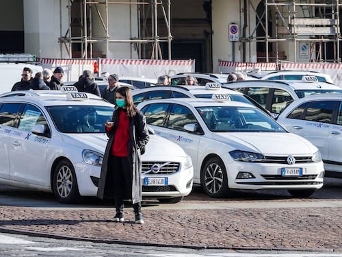 Furti di batterie e di altri pezzi d’auto: a Roma le vittime preferite sono i tassisti