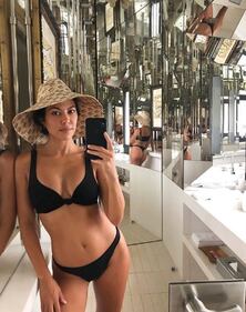 Kourtney Kardashian, le foto più sexy 1