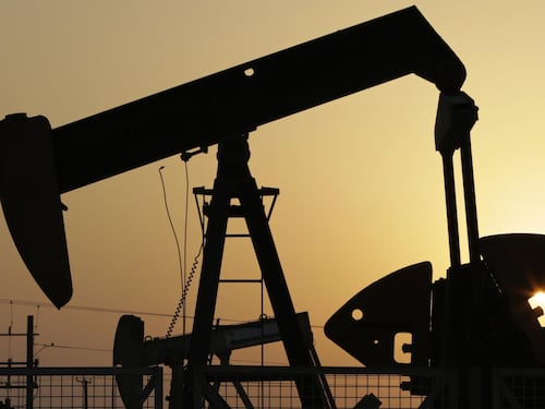 Il petrolio resta sopra i 100 dollari: l’Arabia Saudita perde la sua via di fuga