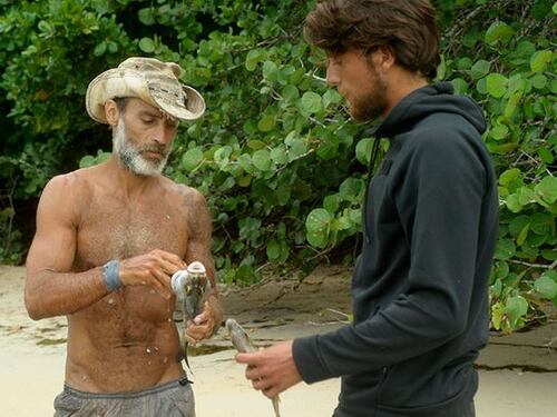 Isola dei Famosi, Simone ha un malore. Raz Degan gli regala un suo pesce