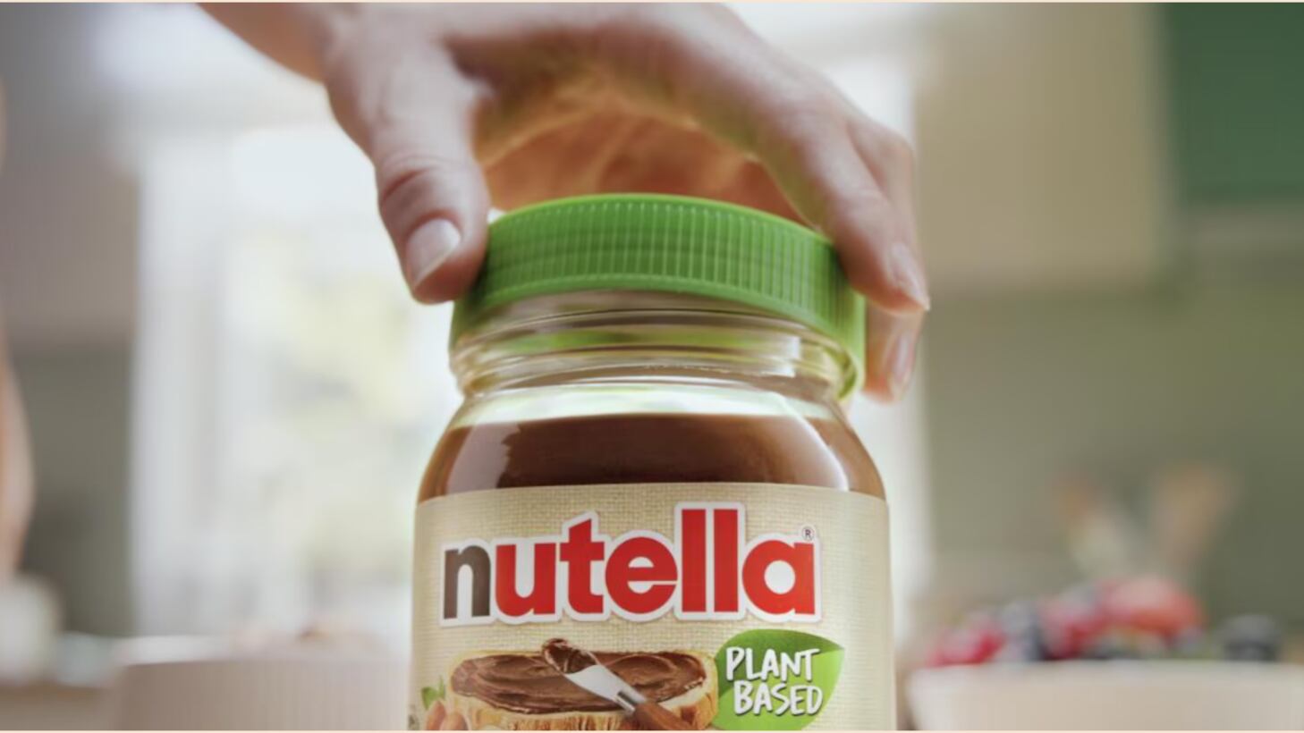 Via il latte: ecco come cambia la ricetta della Nutella (vegana)