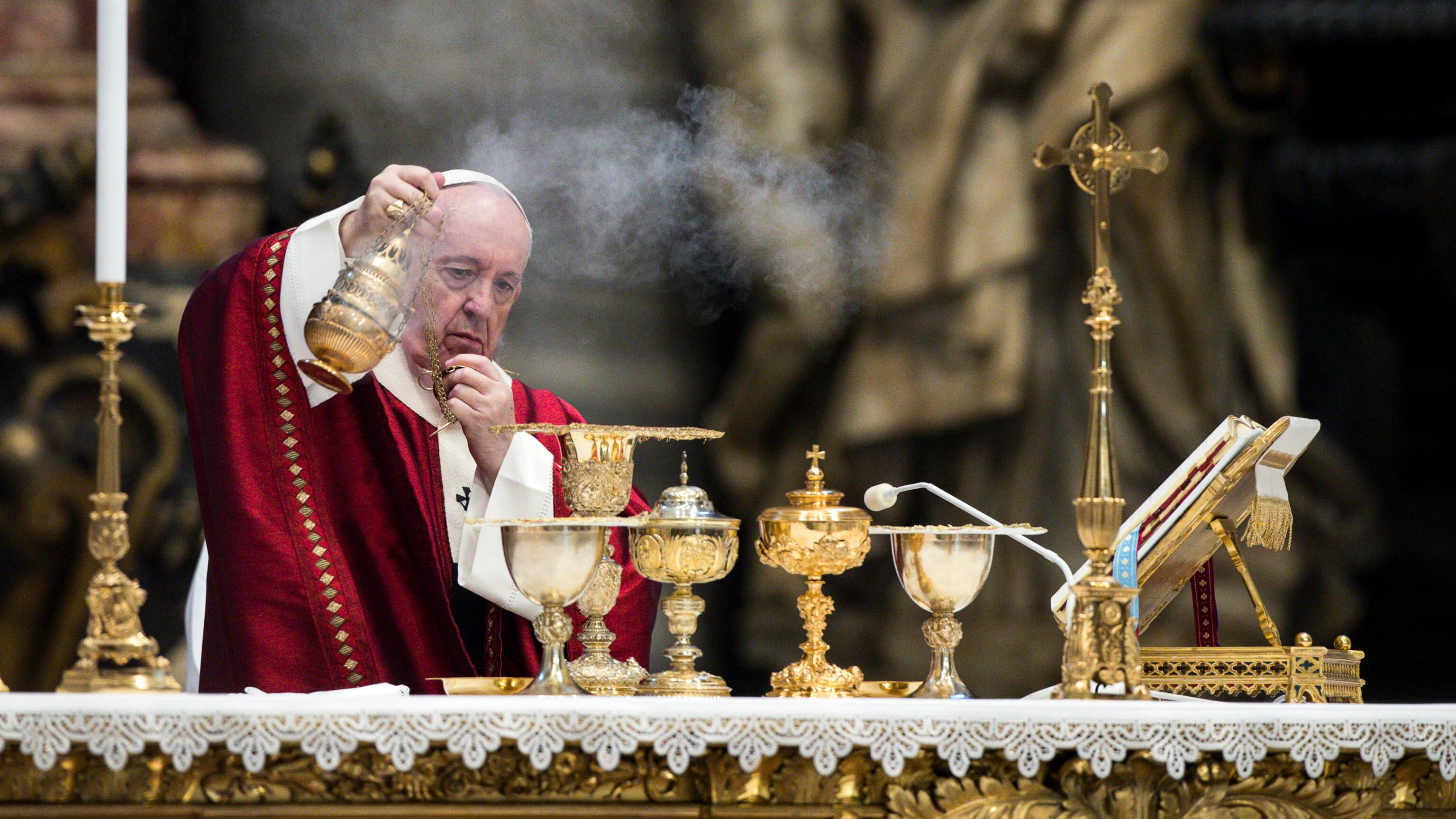 Per il Papa servizio è fare pulizia. "Anche se qualcuno può scivolare..."