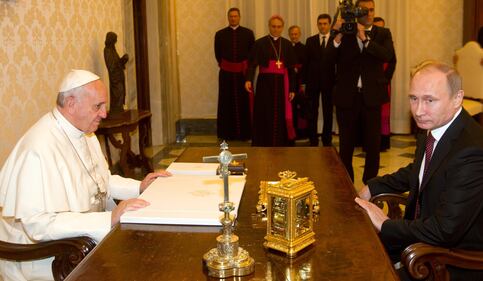 Putin in Vaticano: faccia a faccia col Papa 9