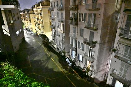 Genova, crolla un parcheggio nel quartiere di Castelletto: le immagini 3