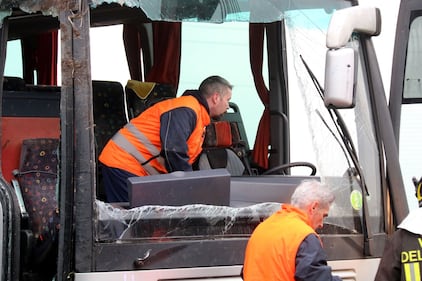 Mantova, scuolabus si ribalta in un fosso: paura per 50 bimbi 4