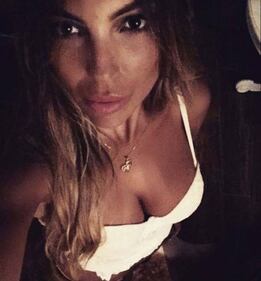 Sarah Nile sexy per l'addio al nubilato 13