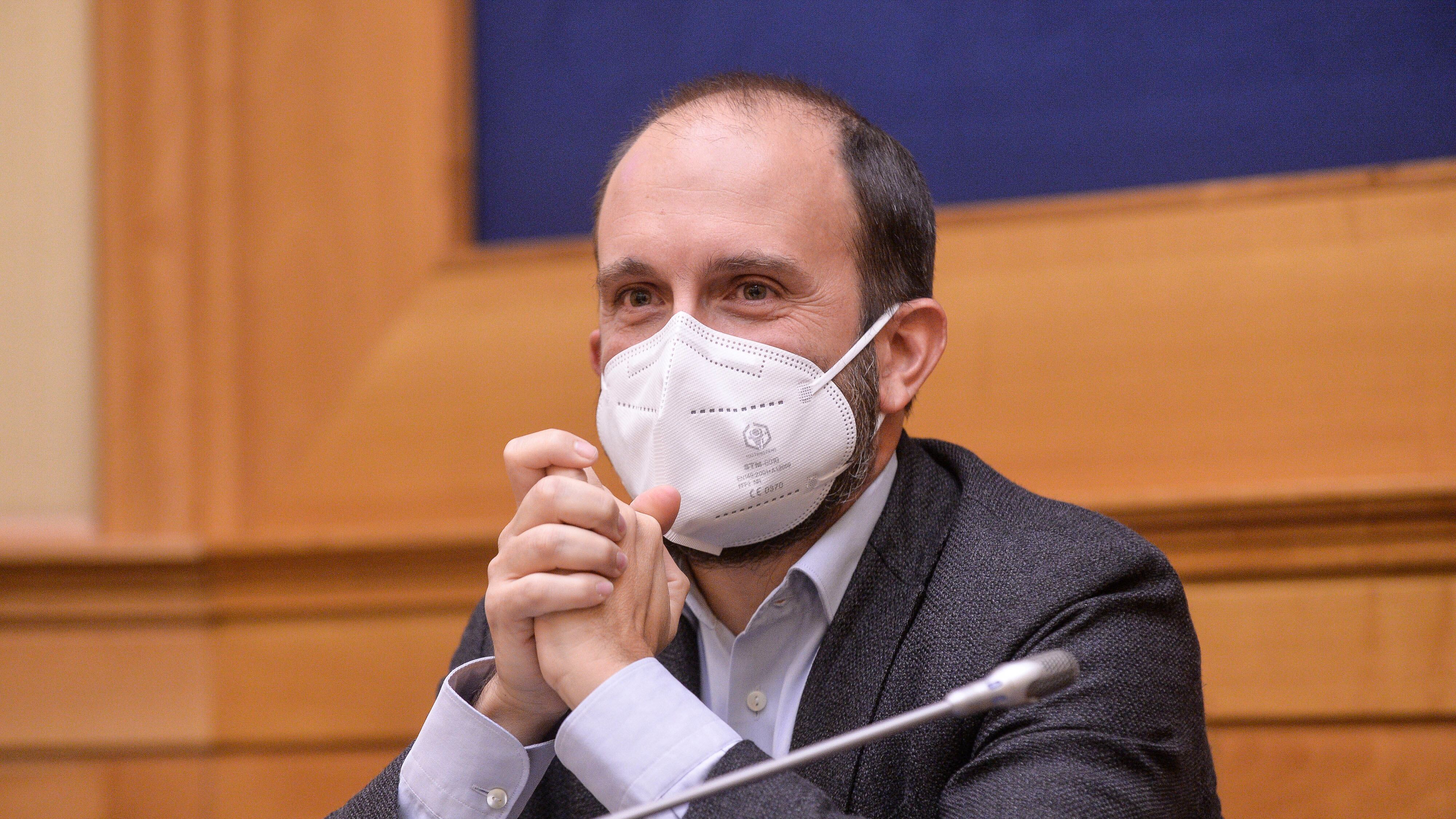 L'ultima idea a sinistra. Parte la raccolta firme per il sì alla patrimoniale