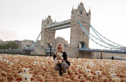 Migliaia di orsacchiotti invadono Londra per la lotta alla meningite 4
