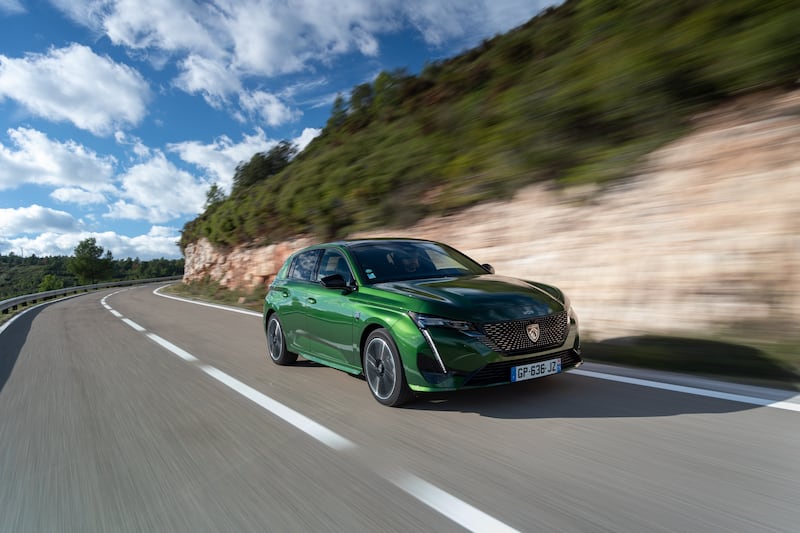 Peugeot e-308, guarda la gallery 15