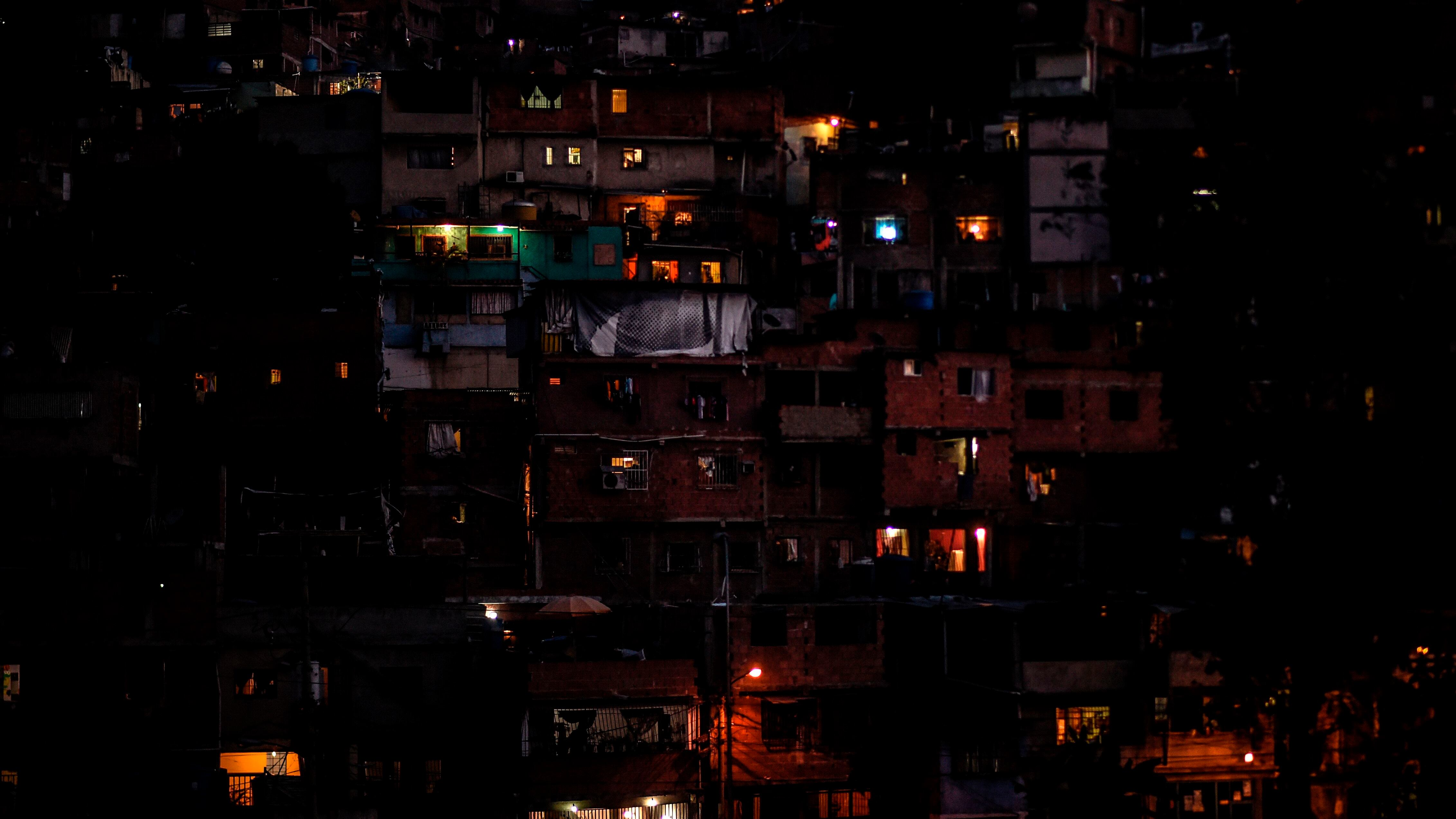 Cosa c'è dietro il blackout che mette in ginocchio il Venezuela