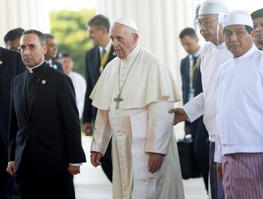 Il viaggio del Papa in Myanmar 9