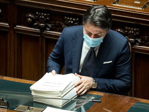 Conte respinge l'ultimatum renziano. "Venga in Parlamento se vuole sfiduciarmi"