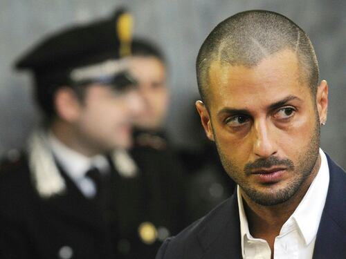 Fabrizio Corona gela la giornalista: "Come sarò a 50 anni? Non ci arrivo"
