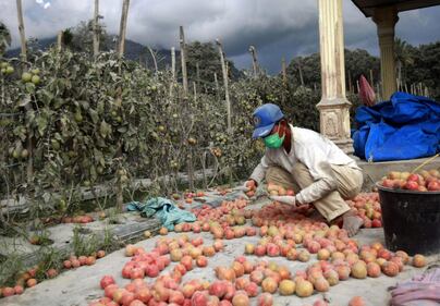 Spettacolare eruzione a Sumatra 6