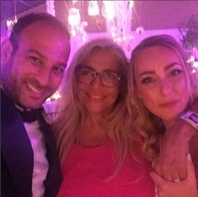 Mara Venier scatenata alle nozze di Cristel Carrisi e Davor Luksic