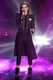 Sanremo 2018: i look sexy della seconda serata 4