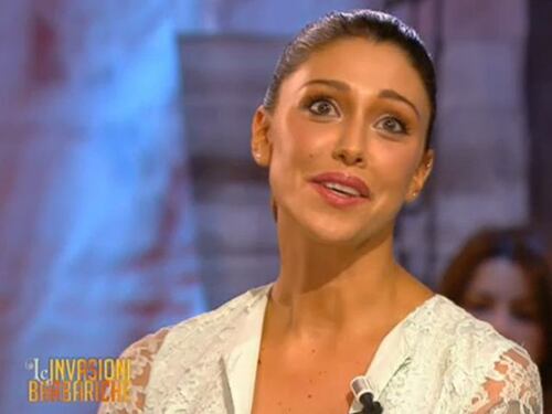 La rivolta dei fan di Belen: "Labbra a canotto, che brutte..."