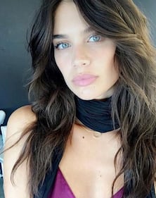 Sara Sampaio, l'angelo sexy in costume 8
