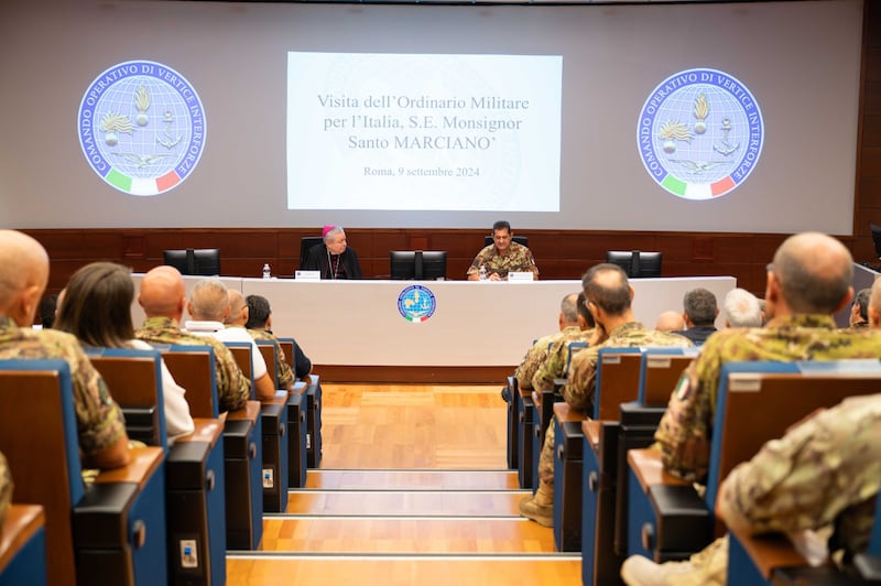 Visita di Monsignor Marcianò al personale militare e civile del Covi 11