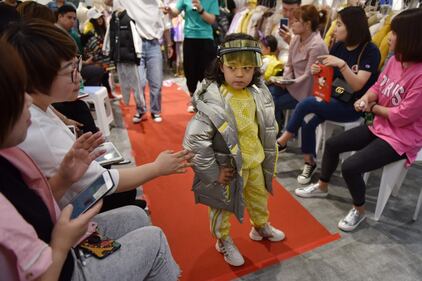 Cina, bambini in passerella. É boom di corsi per baby models 5