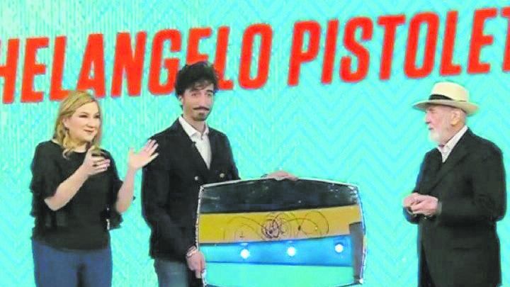Giallo Rai: l'opera di Pistoletto a casa Bortone