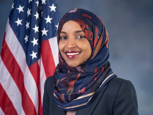 La congressista islamica incita a "scatenare l'inferno negli Usa"