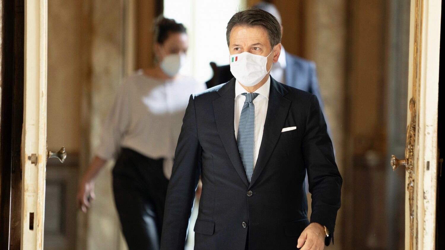 Effetto virus sul governo: Conte appeso all'opposizione