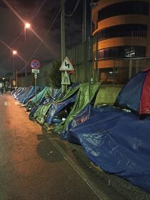 Accampamento all’ufficio immigrazione di Roma 3