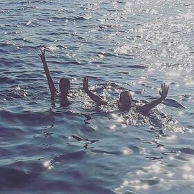 Lapo e Shermine: le foto più belle della vacanza a Capri 8