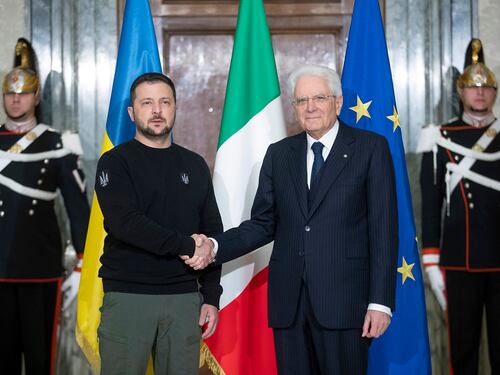 Zelensky al Colle. Mattarella: "Noi pienamente al vostro fianco"