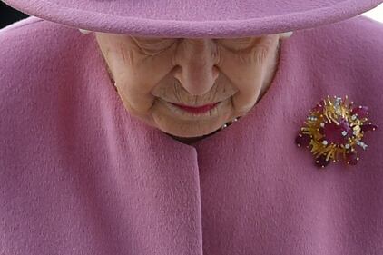 Prima uscita pubblica della Regina Elisabetta dopo il lockdown 7
