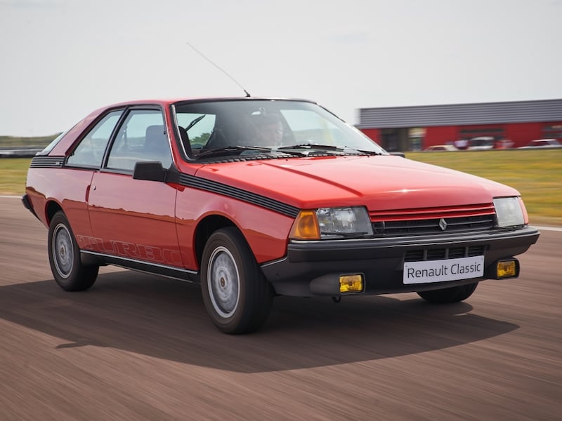 Renault Fuego, guarda la gallery 13