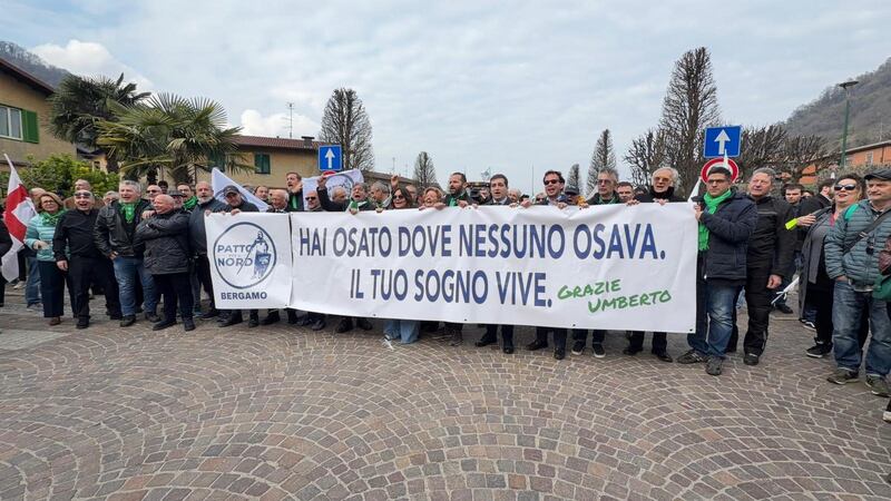 L'ultimo saluto a Umberto Bossi - FOTO 2
