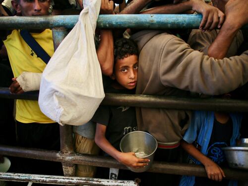 In Grecia impedito l'attracco di una nave da crociera israeliana. L'allarme delle ong: "A Gaza è carestia di massa"
