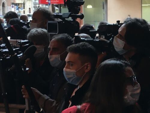 Conte vuole misure durissime. Ma permette gli assembramenti