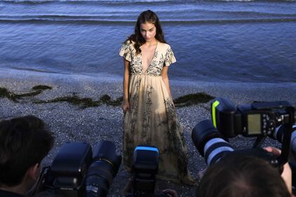 Mostra del Cinema di Venezia 2016, il red carpet sulla sabbia è sexy 17