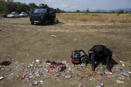Macedonia, l'esercito blocca gli immigrati al confine 12