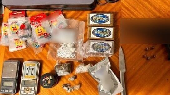 Pizzeria con spaccio, manette al titolare nel Milanese: aveva con sé esplosivi e un taser